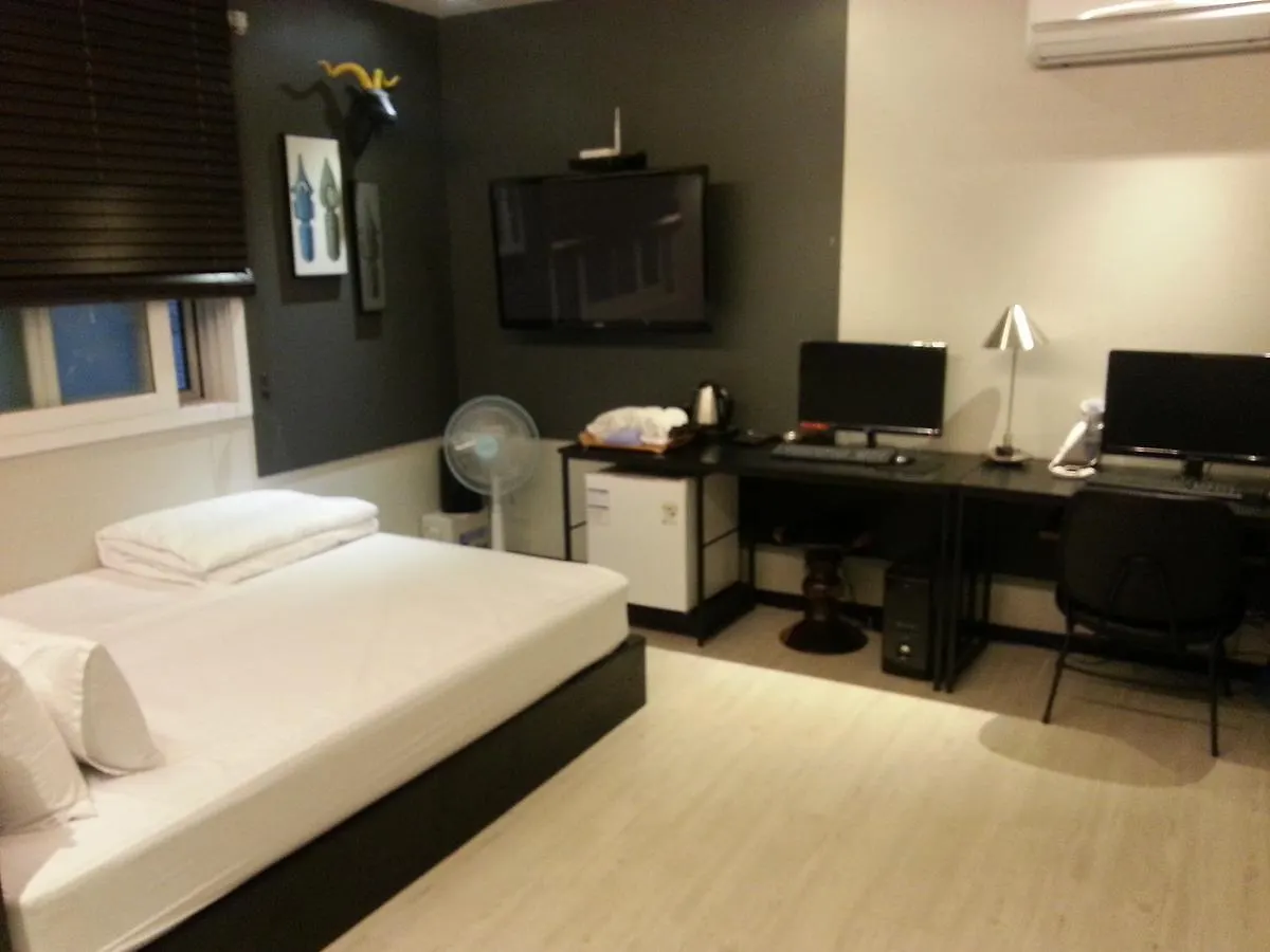 Hi Design Hotel Pusan 2*,