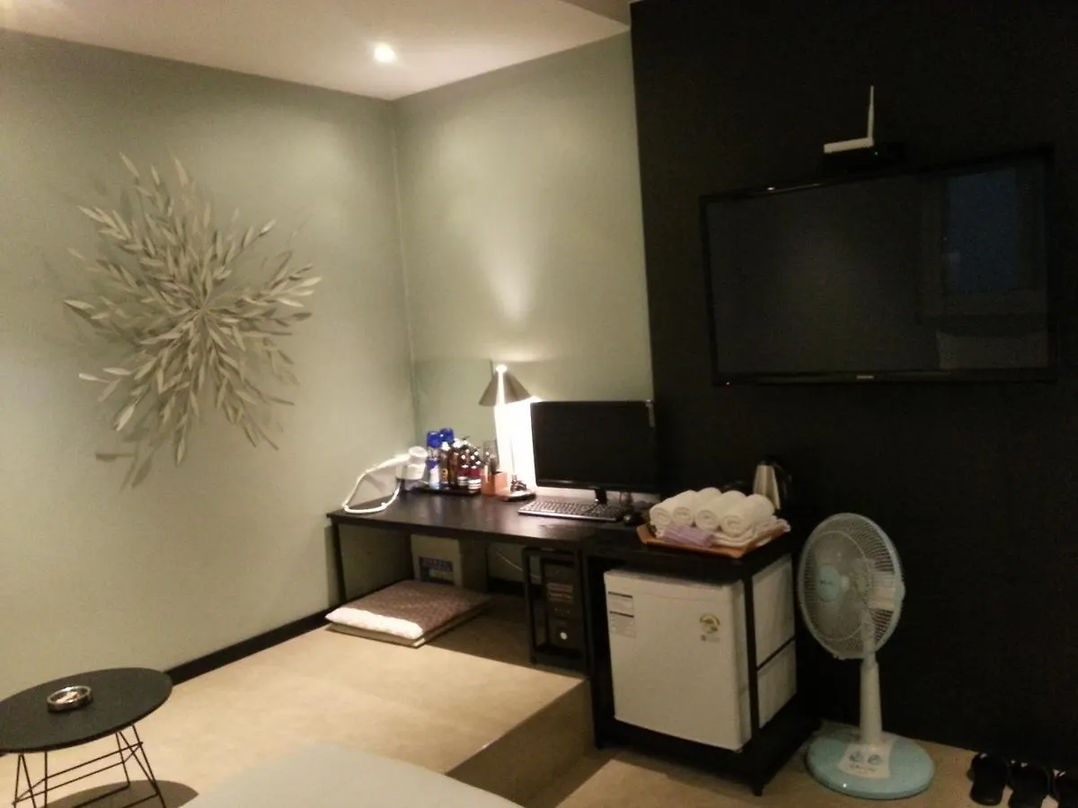 Hi Design Hotel Pusan 2*,