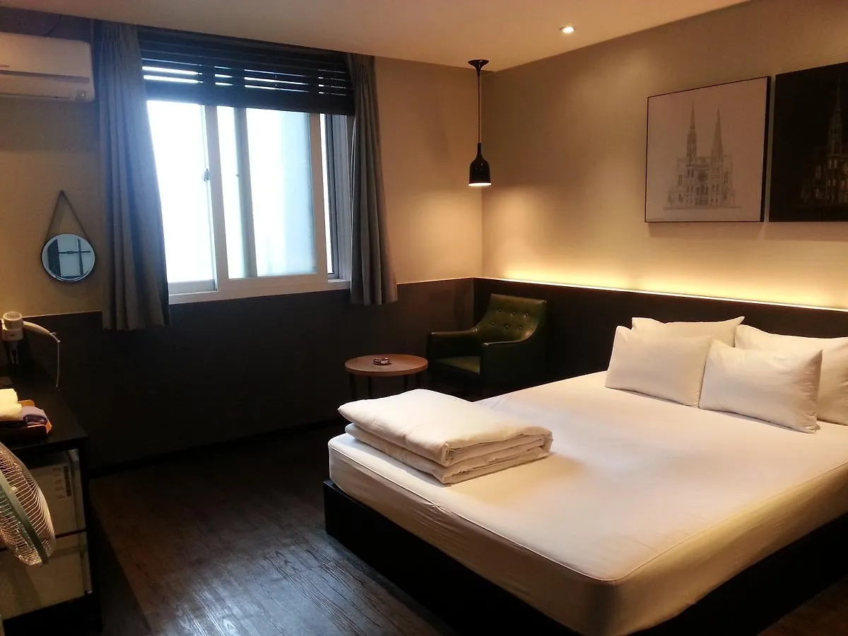 Hi Design Hotel Pusan 2*,